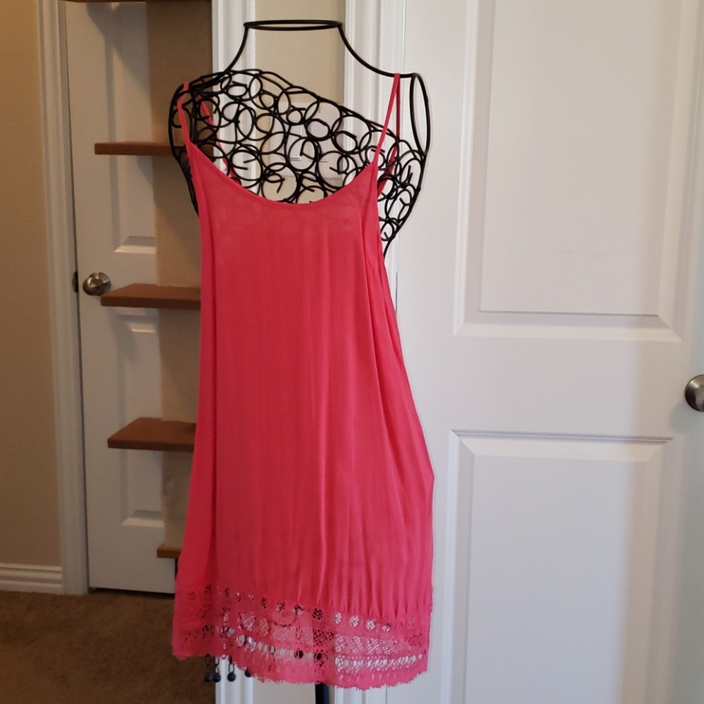Coral cami with lace bottom trim